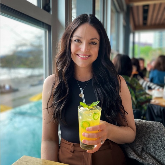 Meet your Posher, Anastasia - Picture 1 of 1